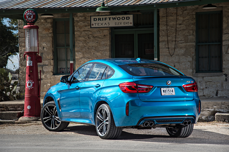 Illustration for article titled The 2015 BMW X6 M Is A 567 Horsepower Answer To A Question No One Asked